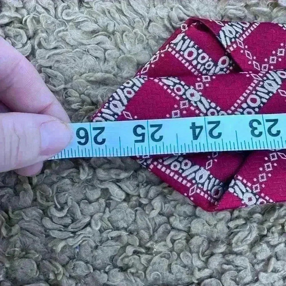 Handcrafted Maroon Patterned Tie by Gordon - Picture 3 of 5